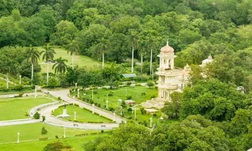 Beautiful Gulab Bagh is among the best tourist attraction in Udaipur
