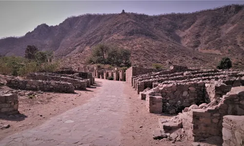 Bangarh Fort is the Haunted fort in Rajasthan 